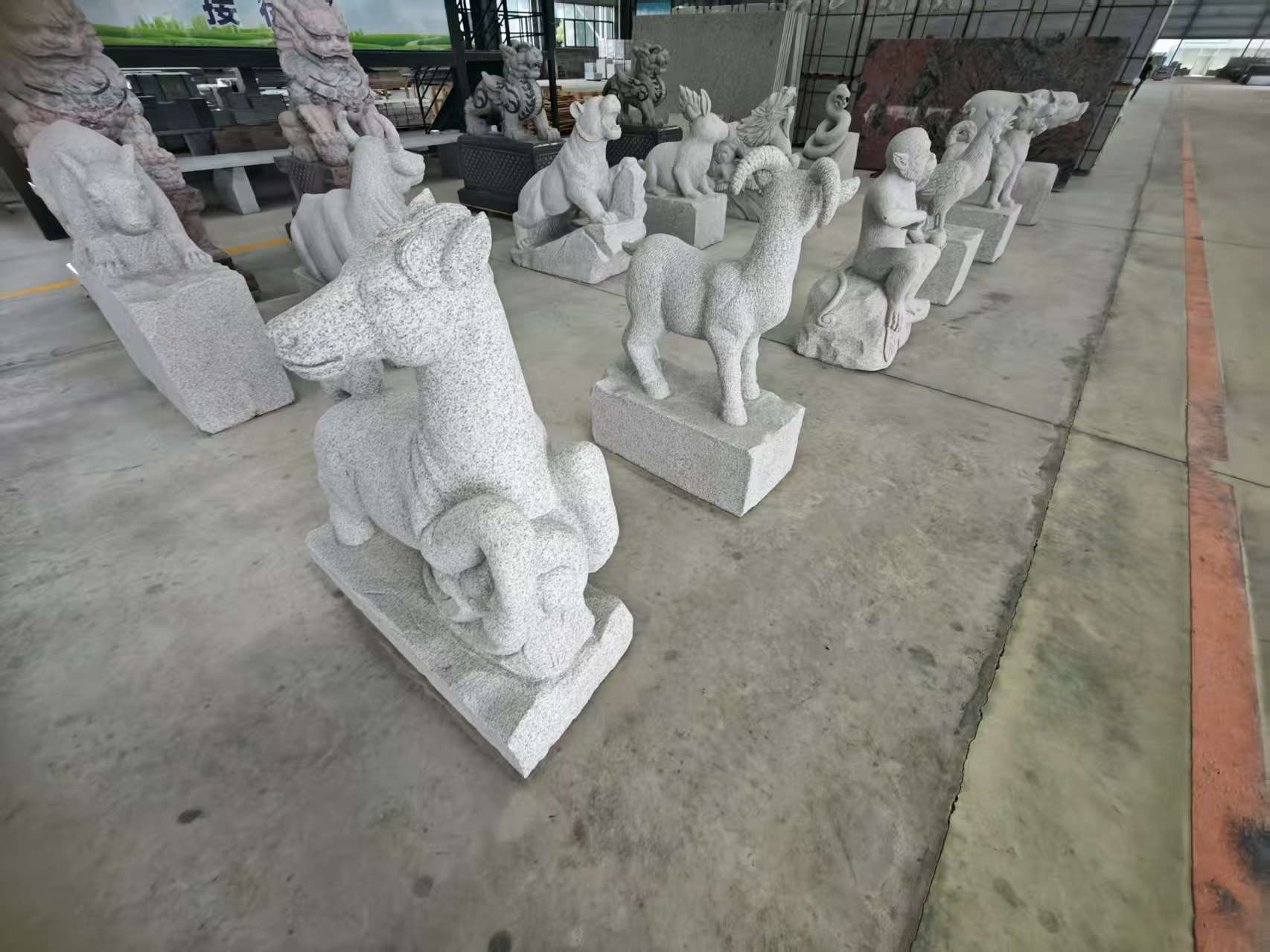 云浮芝麻白雕刻 十二生肖 异形雕刻
