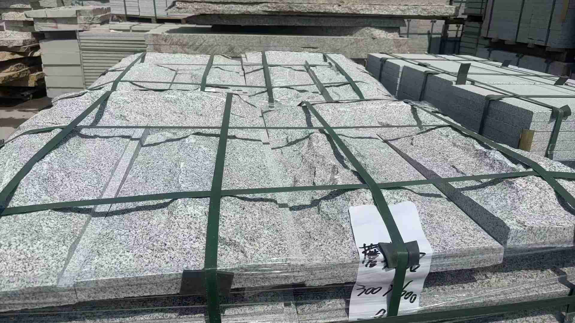 云浮蘑菇石 自然面